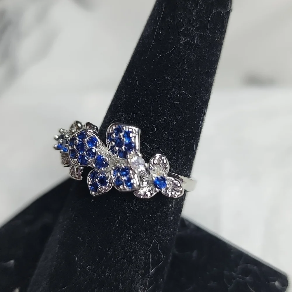 🎄NWOT STERLING SILVER FLORAL RING🎄